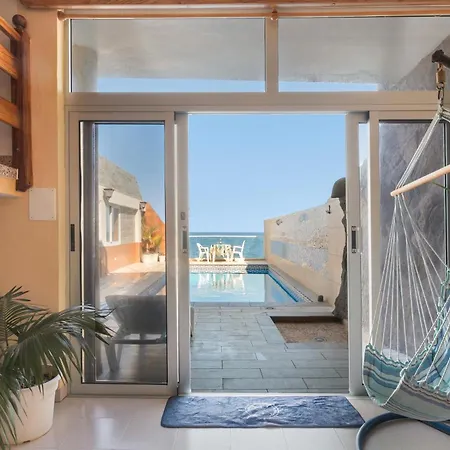 Seaside House With Heated Pool