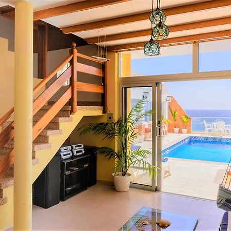 Seaside House With Heated Pool Holiday home *