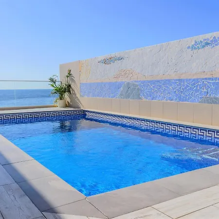 Seaside House With Heated Pool