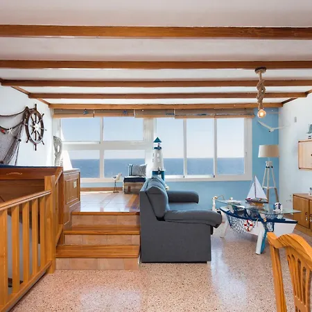 Seaside House With Heated Pool
