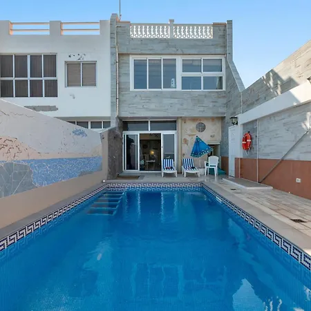 Seaside House With Heated Pool *