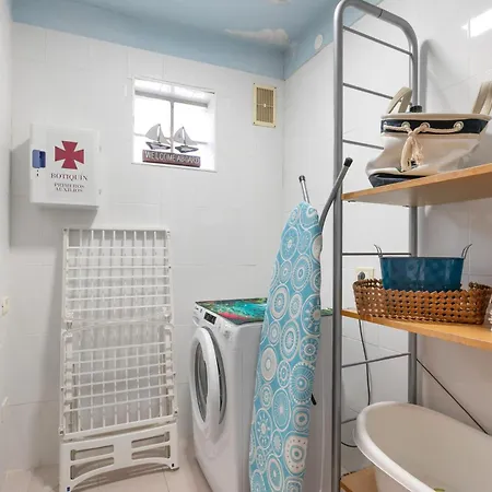 Semesterbostad Seaside House With Heated Pool *
