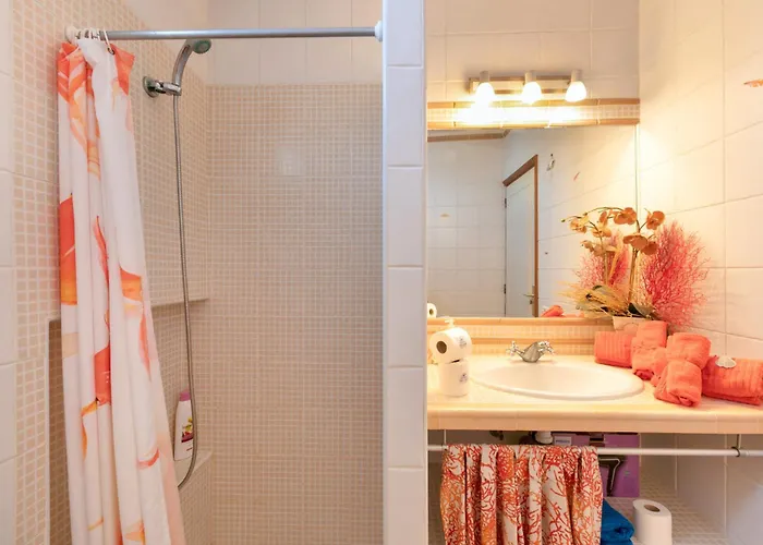 Hébergement de vacances Seaside House With Heated Pool