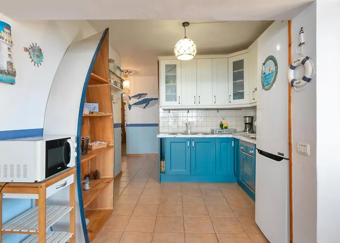 Seaside House With Heated Pool