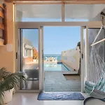 Seaside House With Heated Pool