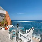Seaside House With Heated Pool *